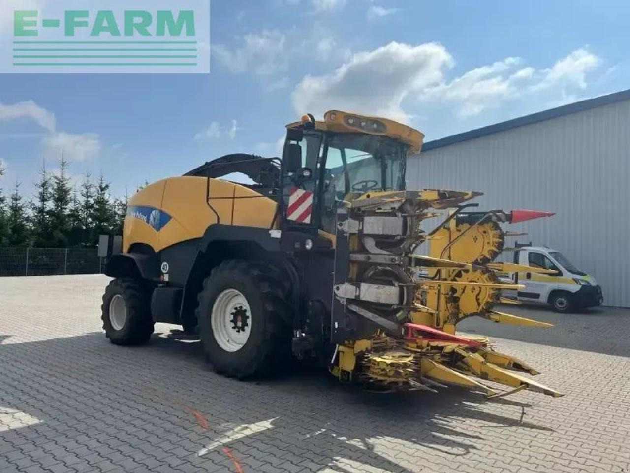 New Holland fr 9050 - Önjáró szecskázógép: 3 kép. New Holland fr 9050 - Önjáró szecskázógép: 3 kép.