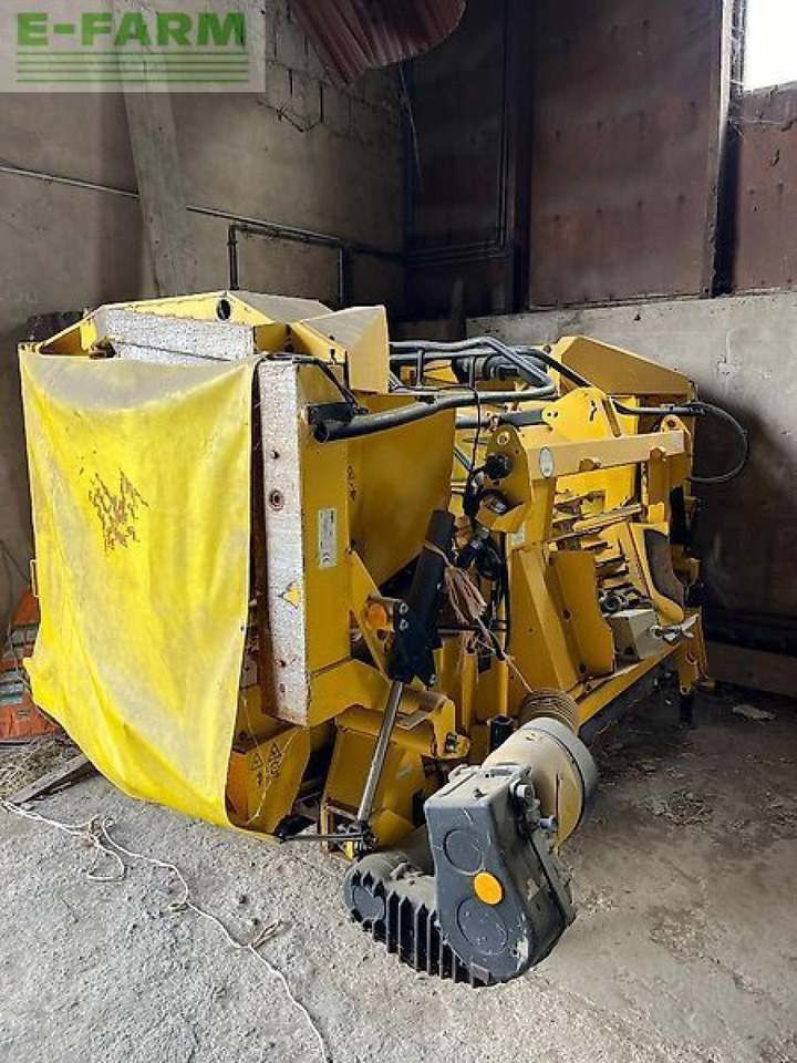 Önjáró szecskázógép New Holland fr 9050: 14 kép.