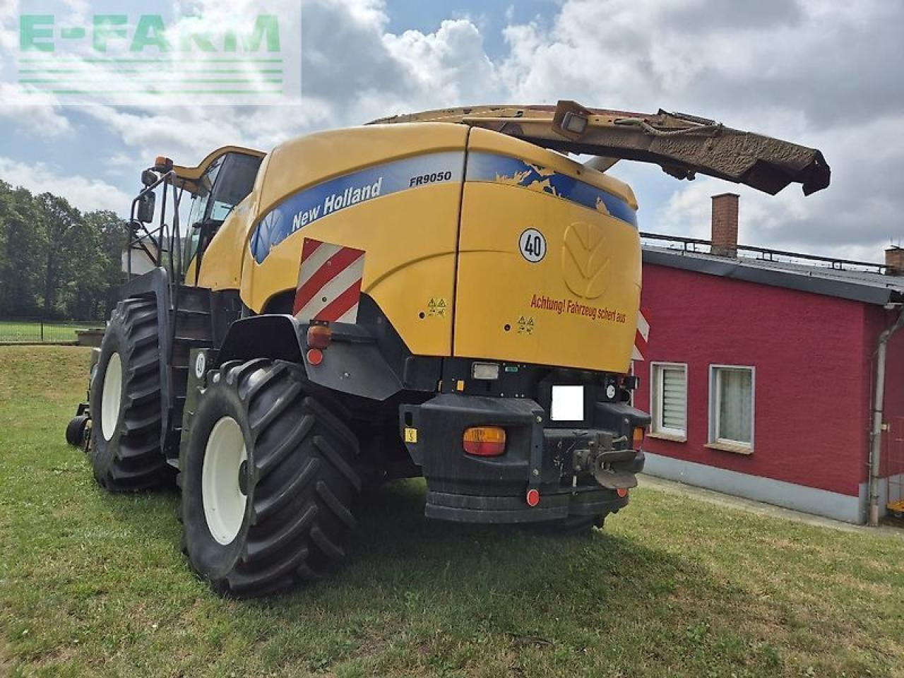 New Holland fr 9050 - Önjáró szecskázógép: 4 kép. New Holland fr 9050 - Önjáró szecskázógép: 4 kép.