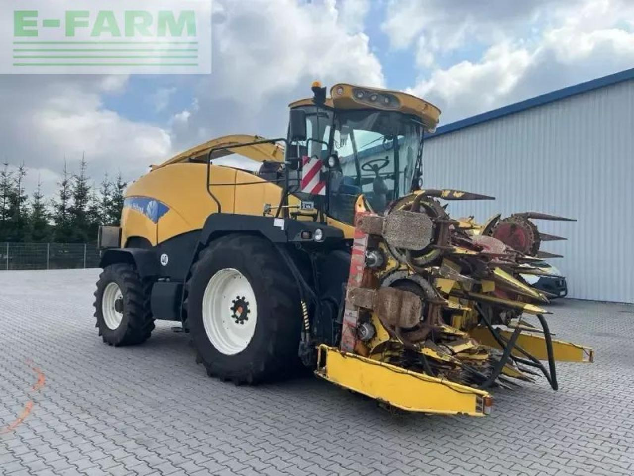 New Holland fr 9060 - Önjáró szecskázógép: 3 kép. New Holland fr 9060 - Önjáró szecskázógép: 3 kép.