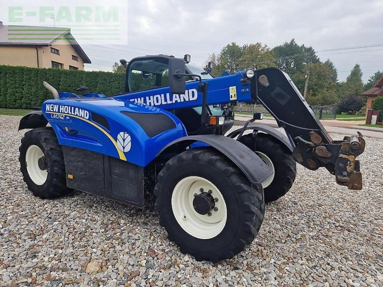 New Holland lm 7.42 - Gumikerekes homlokrakodó: 1 kép. New Holland lm 7.42 - Gumikerekes homlokrakodó: 1 kép.