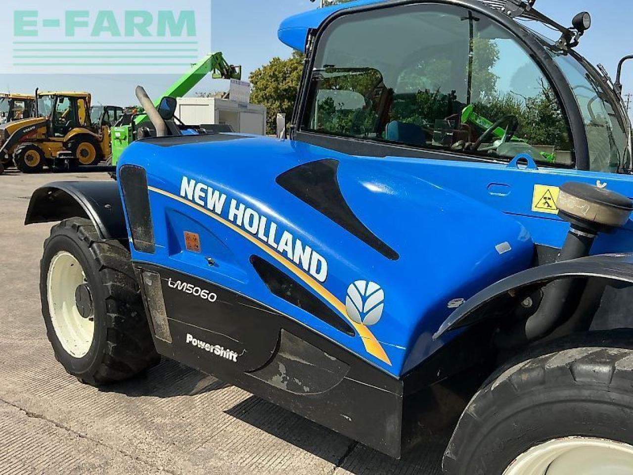Teleszkópos rakodó New Holland lm5060 telehandler (st23558): 9 kép.