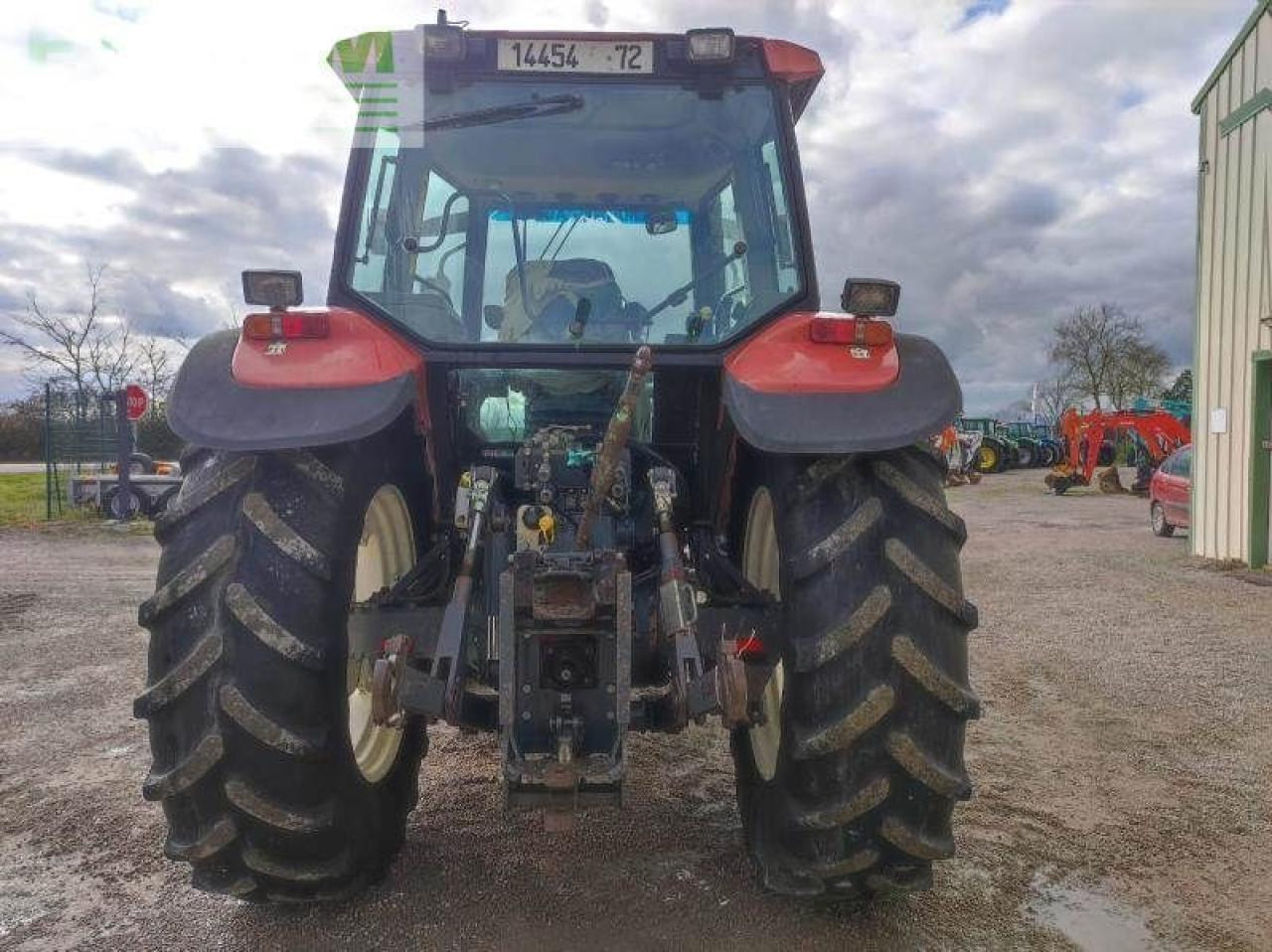 New Holland m100 - Traktor: 4 kép. New Holland m100 - Traktor: 4 kép.