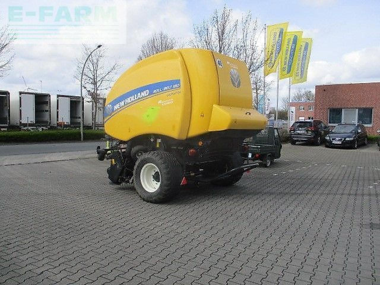New Holland rb 180 - Kocka bálázó: 4 kép. New Holland rb 180 - Kocka bálázó: 4 kép.