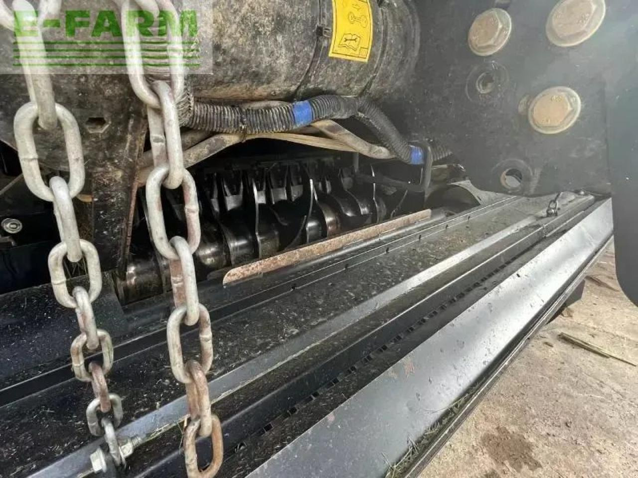 New Holland roll belt 180 - Kocka bálázó: 4 kép. New Holland roll belt 180 - Kocka bálázó: 4 kép.