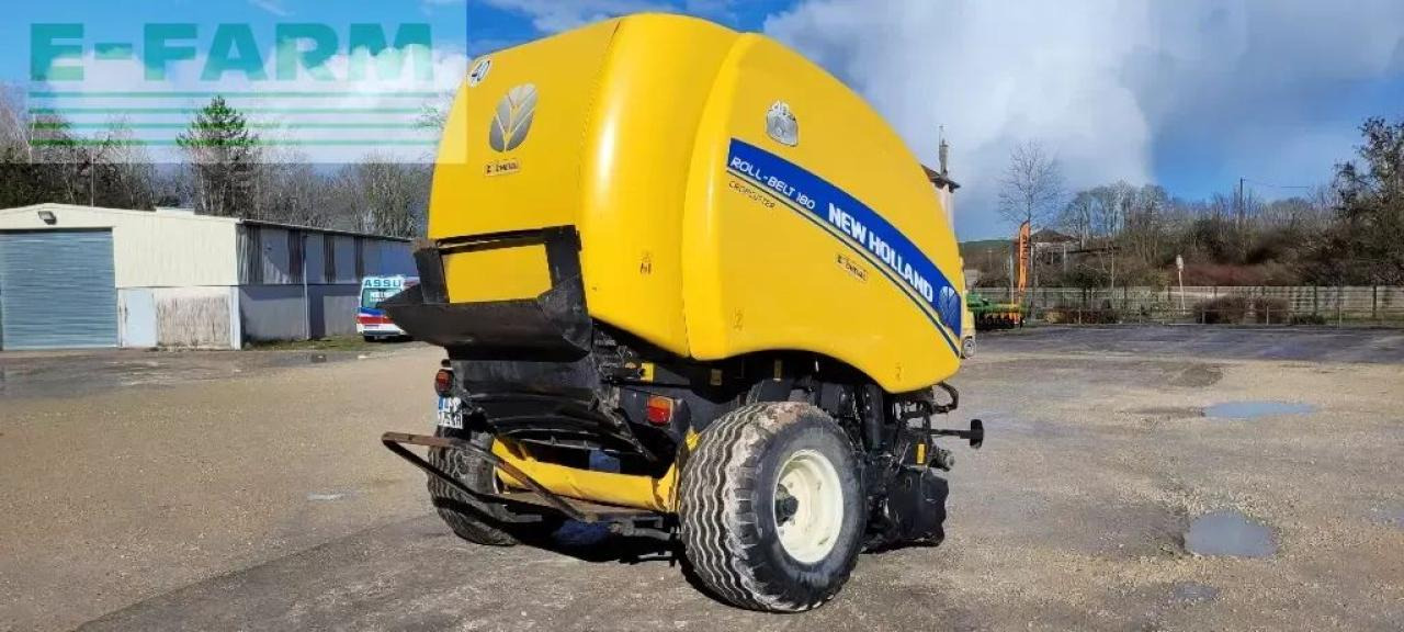 New Holland roll belt 180 cropcutter - Kocka bálázó: 5 kép. New Holland roll belt 180 cropcutter - Kocka bálázó: 5 kép.