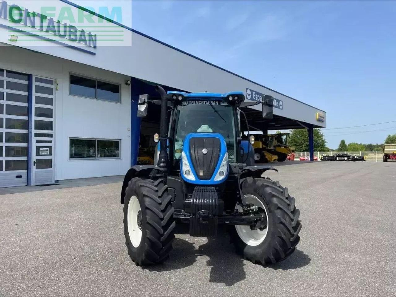 New Holland t 6.155 - Traktor: 2 kép. New Holland t 6.155 - Traktor: 2 kép.