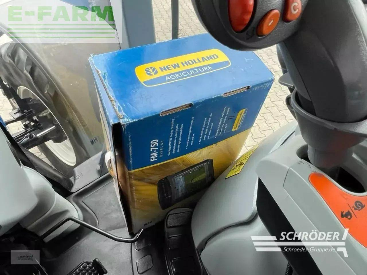 Traktor New Holland t 7.270 autocommand: 14 kép.