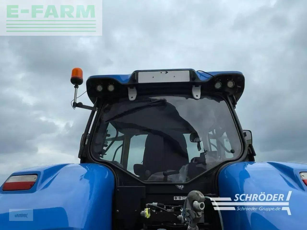 Traktor New Holland t 7.270 autocommand: 18 kép.