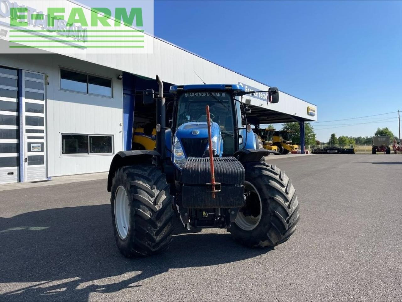 New Holland t 7050 - Traktor: 2 kép. New Holland t 7050 - Traktor: 2 kép.