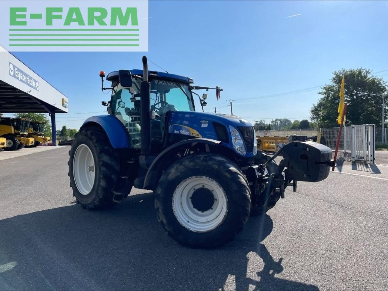 New Holland t 7050 - Traktor: 3 kép. New Holland t 7050 - Traktor: 3 kép.