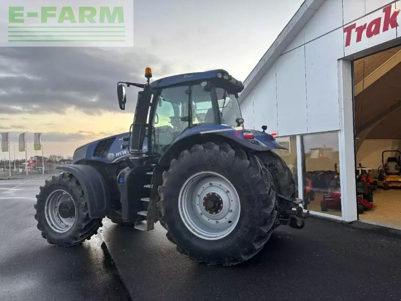 New Holland t 8.410 - Traktor: 2 kép. New Holland t 8.410 - Traktor: 2 kép.