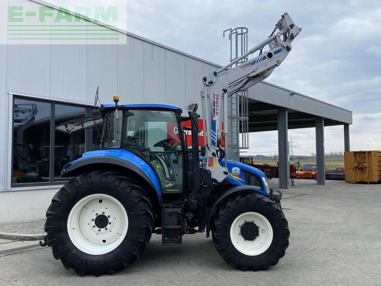 Traktor New Holland t5.105 electro command: 12 kép.
