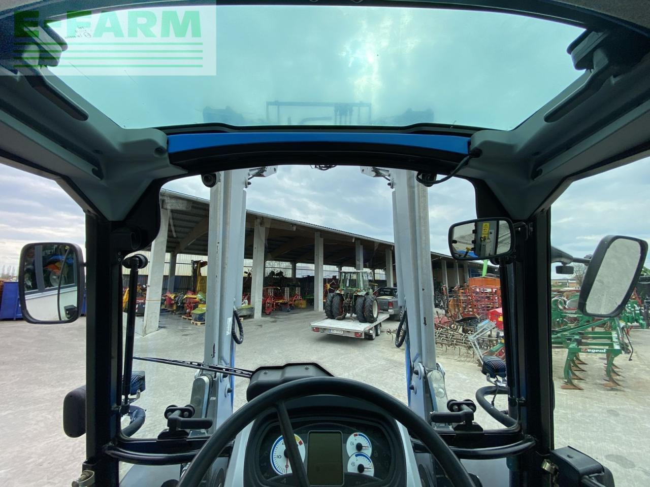 Traktor New Holland t5.105 electro command: 16 kép.