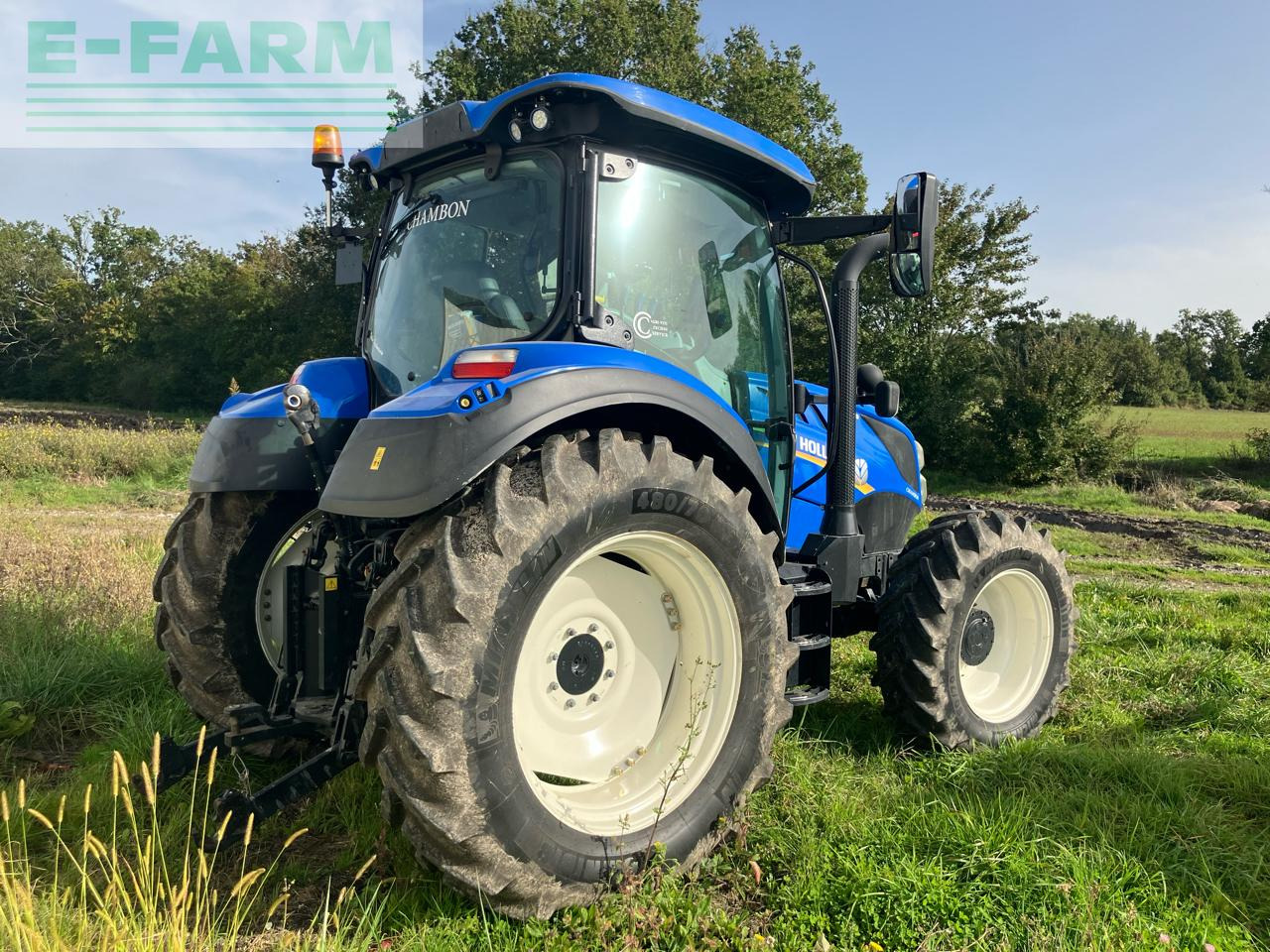 New Holland t5.110 - Traktor: 3 kép. New Holland t5.110 - Traktor: 3 kép.