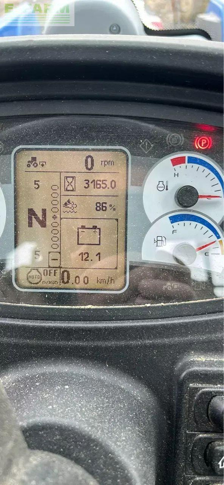 New Holland t5.110 - Traktor: 5 kép. New Holland t5.110 - Traktor: 5 kép.