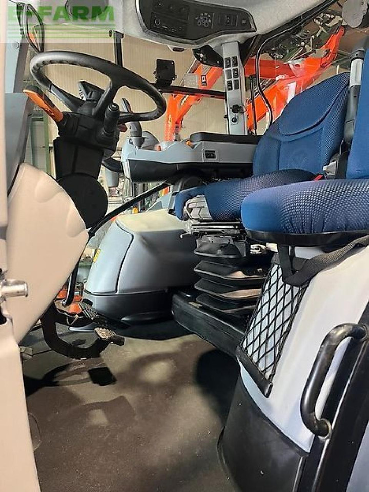 Traktor New Holland t5.110 auto command: 18 kép.
