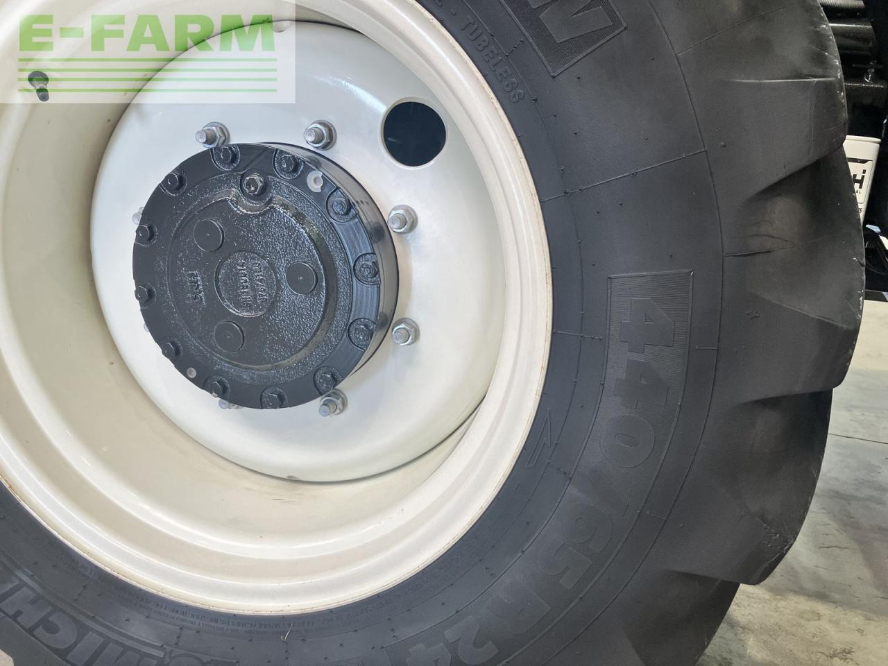 Traktor New Holland t5.115 electro command: 6 kép. Traktor New Holland t5.115 electro command: 6 kép.