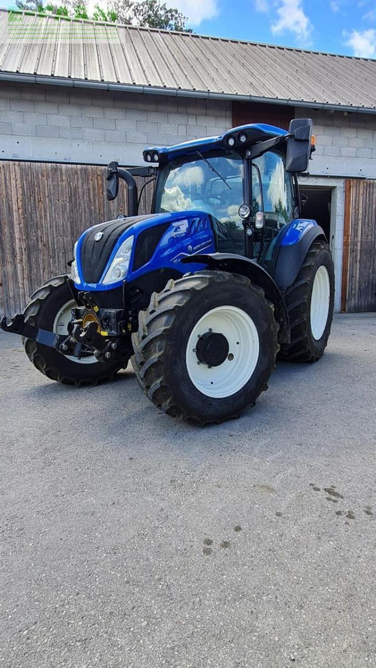 New Holland t5.120 dynamic command (stage v) - Traktor: 2 kép. New Holland t5.120 dynamic command (stage v) - Traktor: 2 kép.