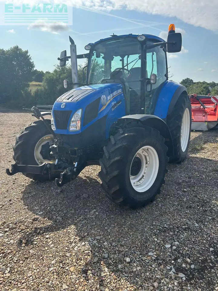 New Holland t5.95 - Traktor: 2 kép. New Holland t5.95 - Traktor: 2 kép.