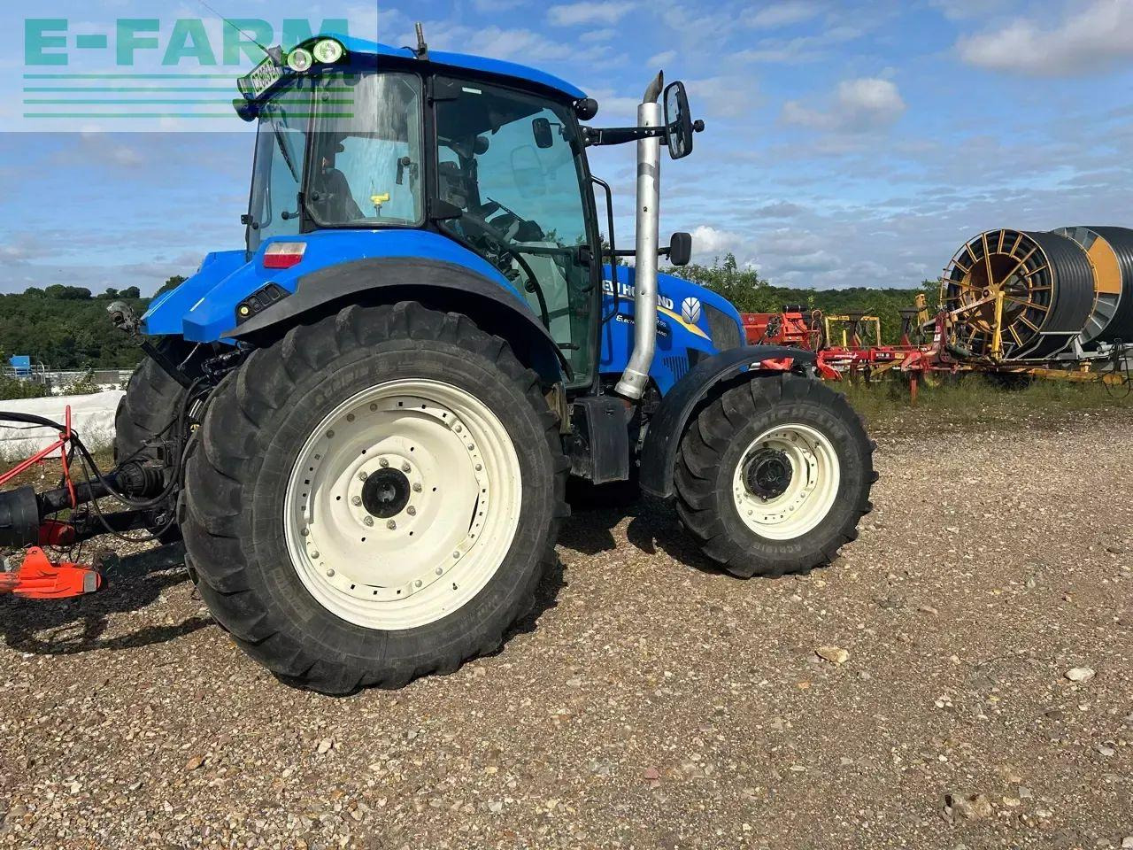 New Holland t5.95 - Traktor: 3 kép. New Holland t5.95 - Traktor: 3 kép.