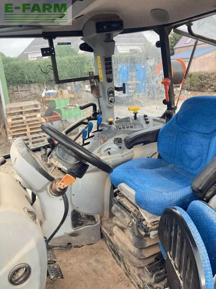 New Holland t5 95 electro command - Traktor: 4 kép. New Holland t5 95 electro command - Traktor: 4 kép.