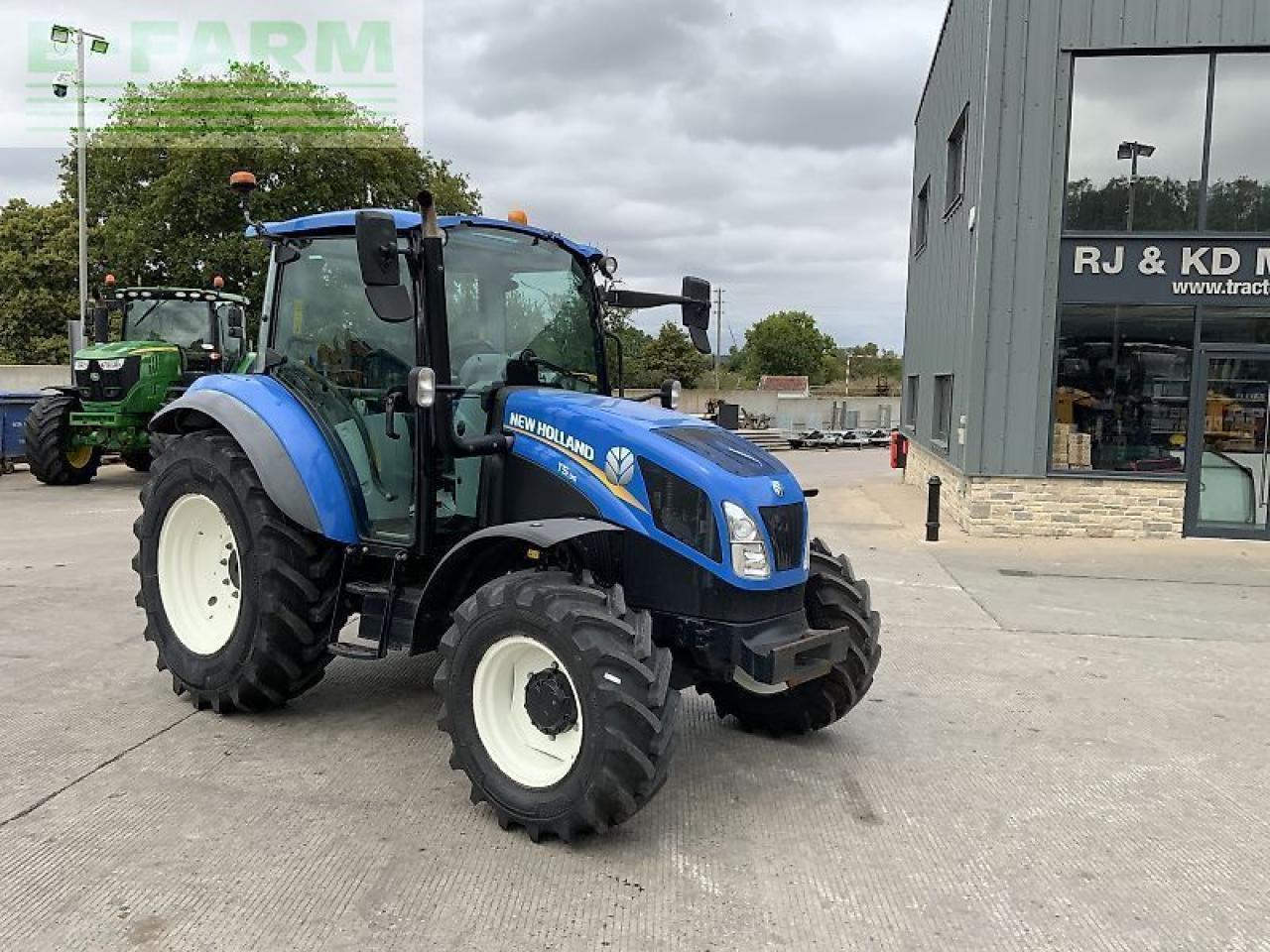 New Holland t5.95 tractor (st23762) - Traktor: 2 kép. New Holland t5.95 tractor (st23762) - Traktor: 2 kép.