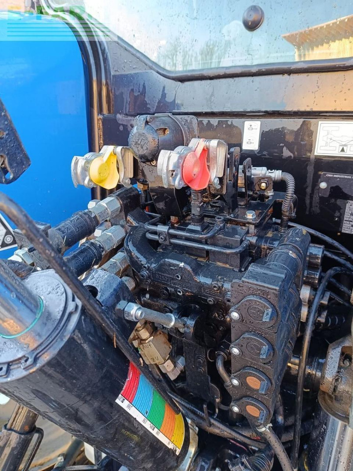 Traktor New Holland t6.145 dynamic command sidewinder ii: 7 kép.