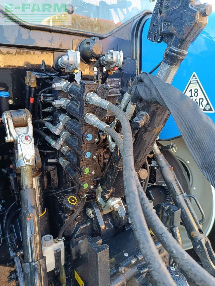 Traktor New Holland t6.145 dynamic command sidewinder ii: 6 kép.
