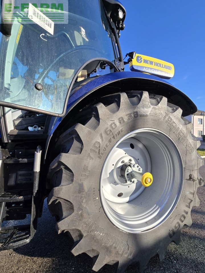 Traktor New Holland t6.160 dynamic command (stage v): 9 kép.
