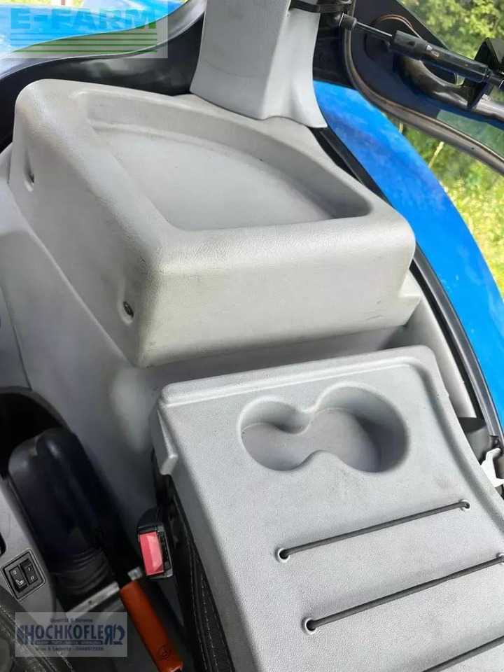 New Holland t6.175 dynamic command (stage v) - Traktor: 5 kép. New Holland t6.175 dynamic command (stage v) - Traktor: 5 kép.