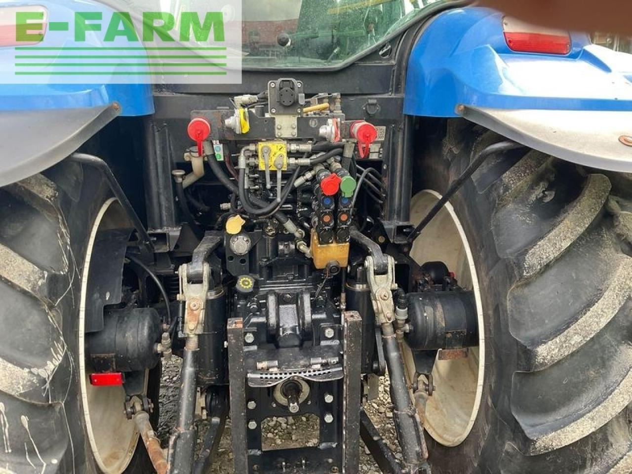 New Holland t6020 - Traktor: 4 kép. New Holland t6020 - Traktor: 4 kép.