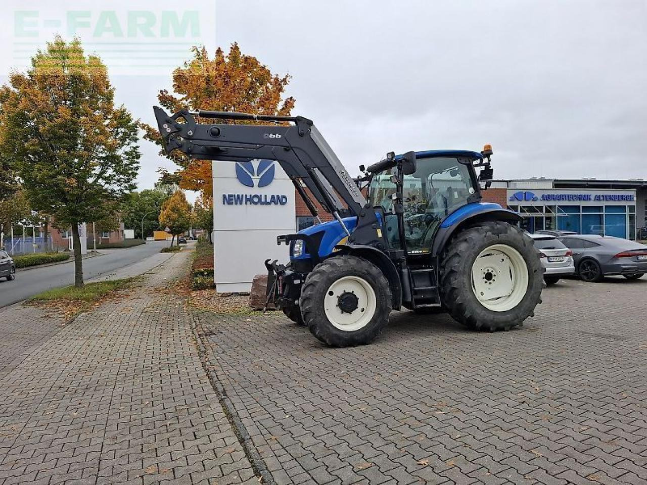 New Holland t6020 elite - Traktor: 2 kép. New Holland t6020 elite - Traktor: 2 kép.