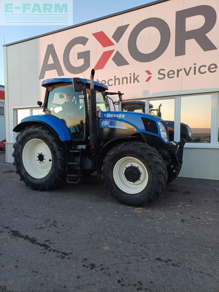 New Holland t6090 range & power command - Traktor: 4 kép. New Holland t6090 range & power command - Traktor: 4 kép.
