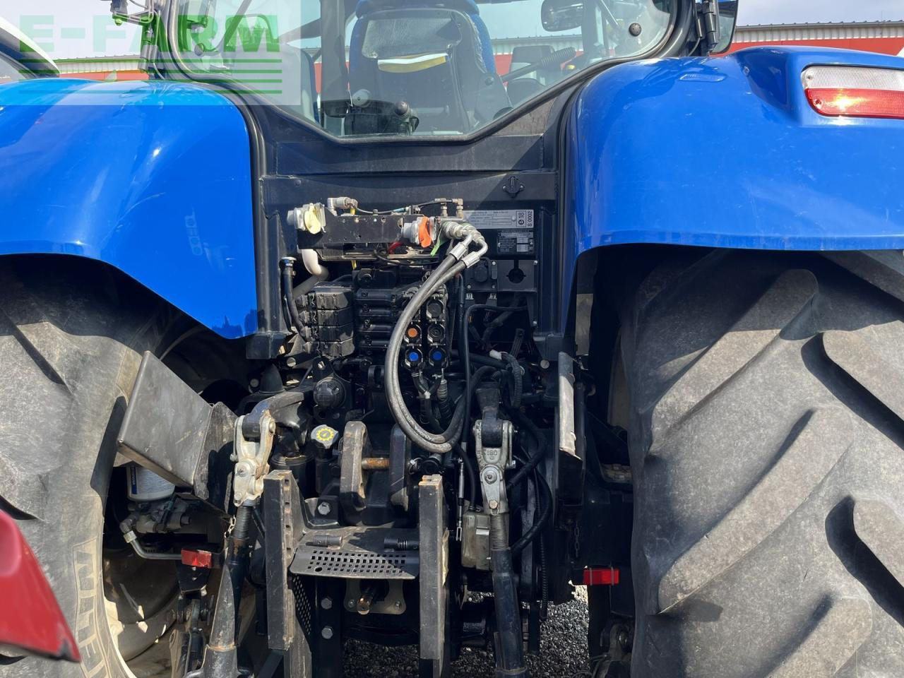 New Holland t6090 range & power command - Traktor: 3 kép. New Holland t6090 range & power command - Traktor: 3 kép.