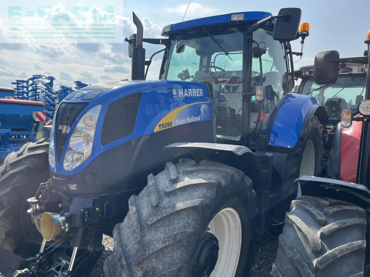 New Holland t6090 range & power command - Traktor: 1 kép. New Holland t6090 range & power command - Traktor: 1 kép.