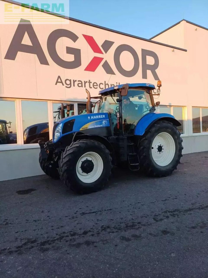 New Holland t6090 range & power command - Traktor: 2 kép. New Holland t6090 range & power command - Traktor: 2 kép.
