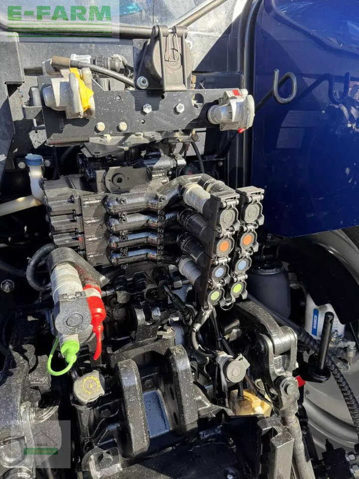 Traktor New Holland t7.210 auto command: 9 kép.