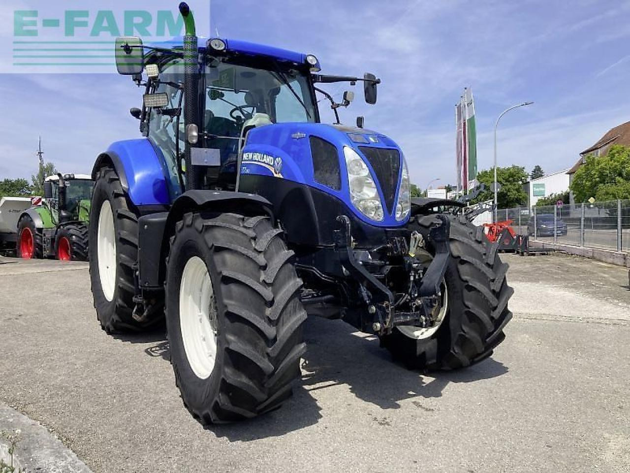 New Holland t7 210 autocommand - Traktor: 2 kép. New Holland t7 210 autocommand - Traktor: 2 kép.