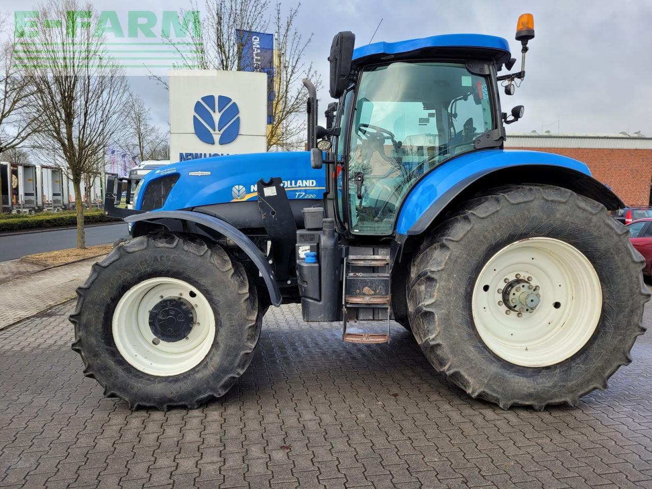 New Holland t7.220 ac - Traktor: 1 kép. New Holland t7.220 ac - Traktor: 1 kép.
