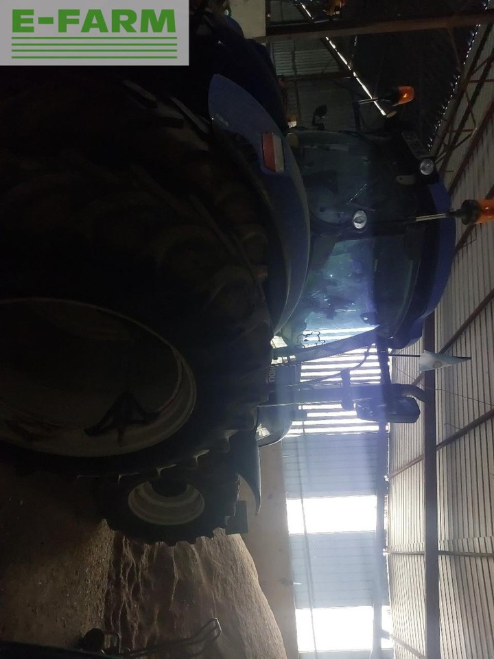 New Holland t7.250 - Traktor: 3 kép. New Holland t7.250 - Traktor: 3 kép.