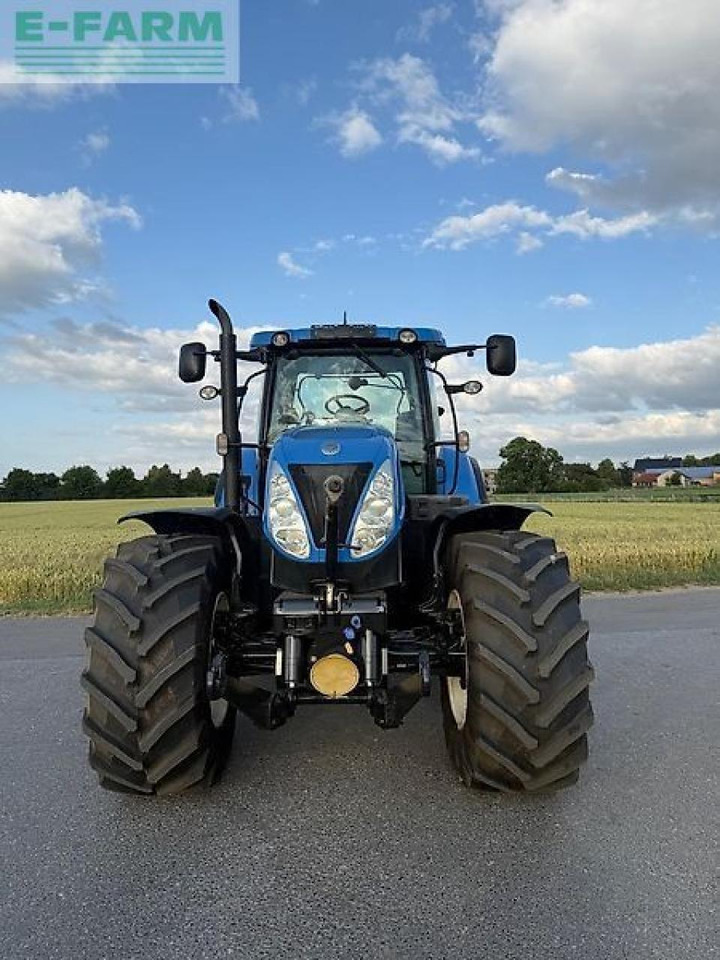 New Holland t7.250 autocommand - Traktor: 2 kép. New Holland t7.250 autocommand - Traktor: 2 kép.
