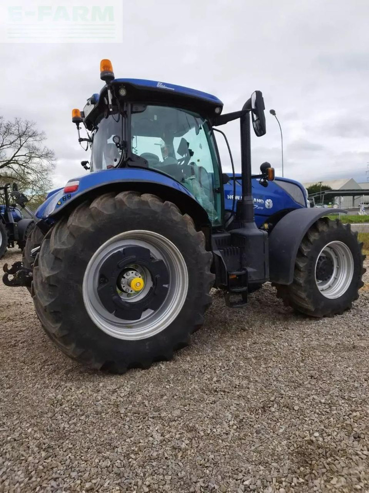 New Holland t7 270 ac - Traktor: 3 kép. New Holland t7 270 ac - Traktor: 3 kép.