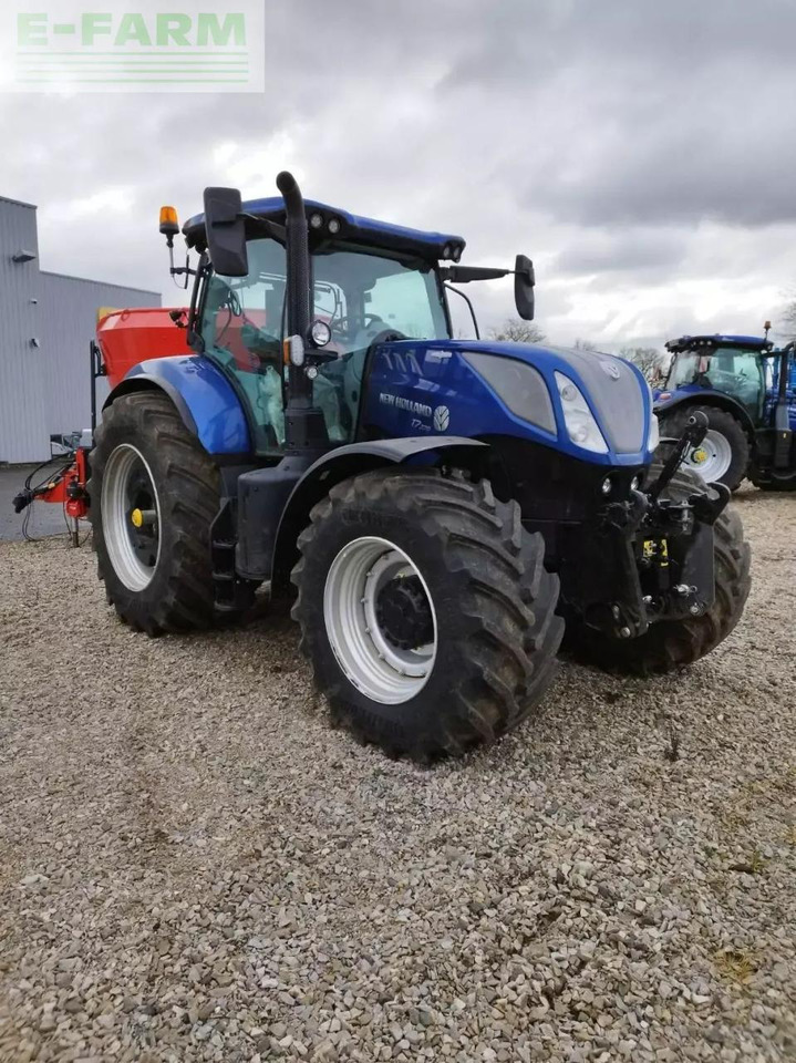 New Holland t7 270 ac - Traktor: 1 kép. New Holland t7 270 ac - Traktor: 1 kép.