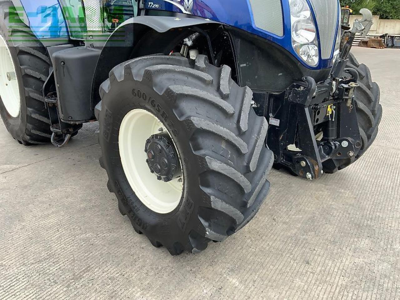 New Holland t7.270 blue power tractor (st23715) - Traktor: 4 kép. New Holland t7.270 blue power tractor (st23715) - Traktor: 4 kép.