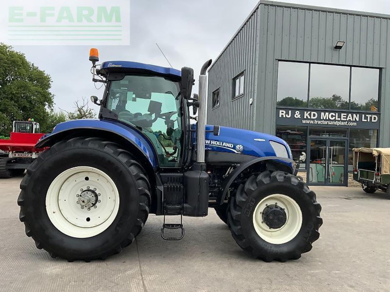 New Holland t7.270 blue power tractor (st23715) - Traktor: 1 kép. New Holland t7.270 blue power tractor (st23715) - Traktor: 1 kép.