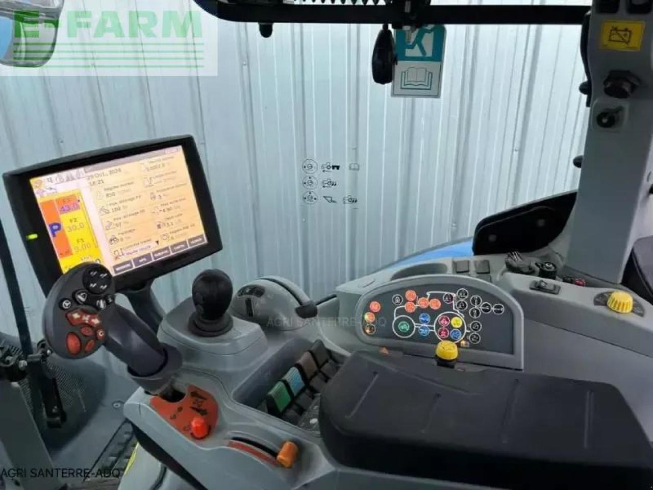 New Holland t7.315 - Traktor: 4 kép. New Holland t7.315 - Traktor: 4 kép.
