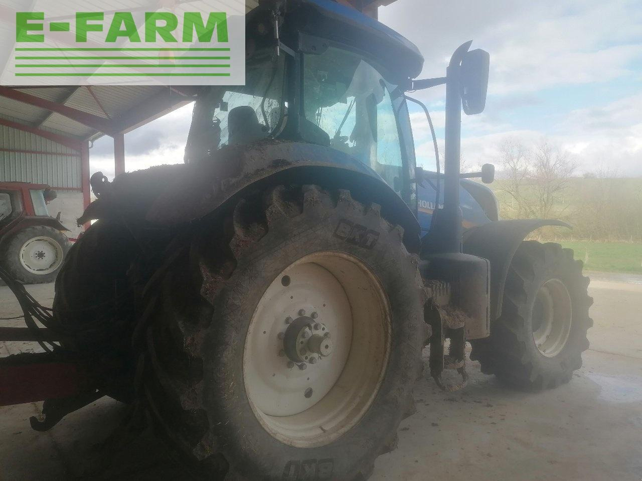 New Holland t7245 sw - Traktor: 3 kép. New Holland t7245 sw - Traktor: 3 kép.