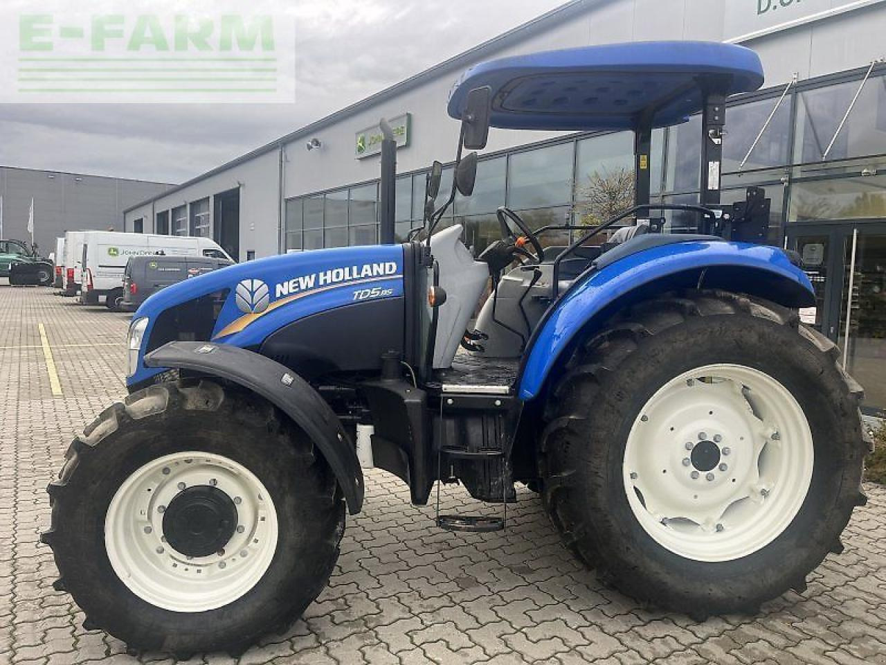 New Holland td 5.85 - Traktor: 4 kép. New Holland td 5.85 - Traktor: 4 kép.