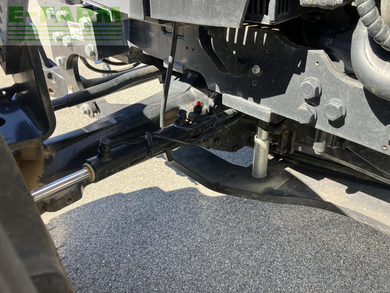 Traktor New Holland td5.85: 11 kép. Traktor New Holland td5.85: 11 kép.